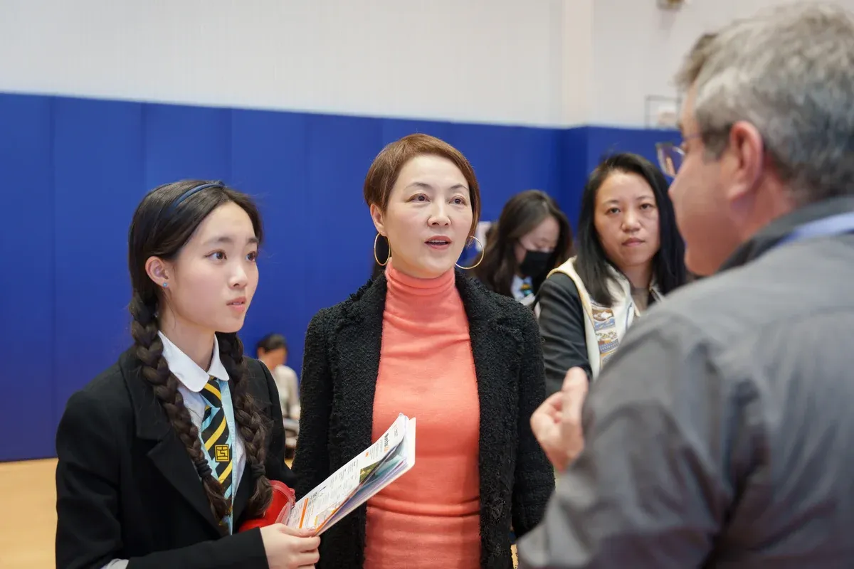 首届大学展